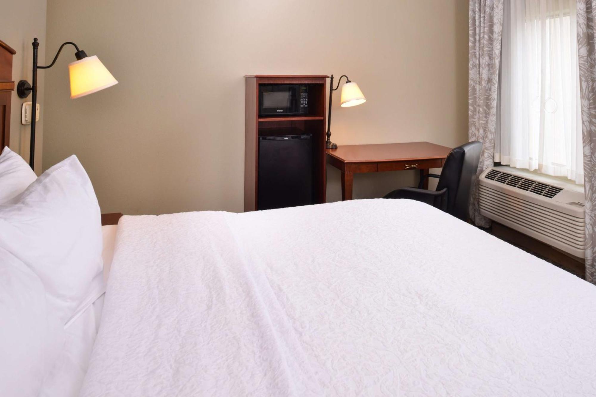 Hampton Inn By Hilton Litchfield Extérieur photo